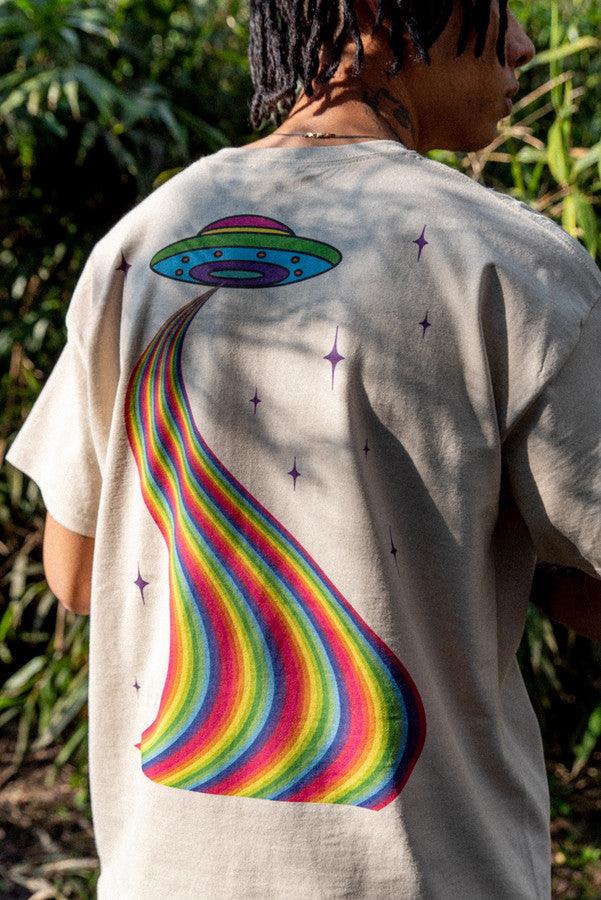 T-Shirt in Sand With Trippy Alien Invasion Print-1