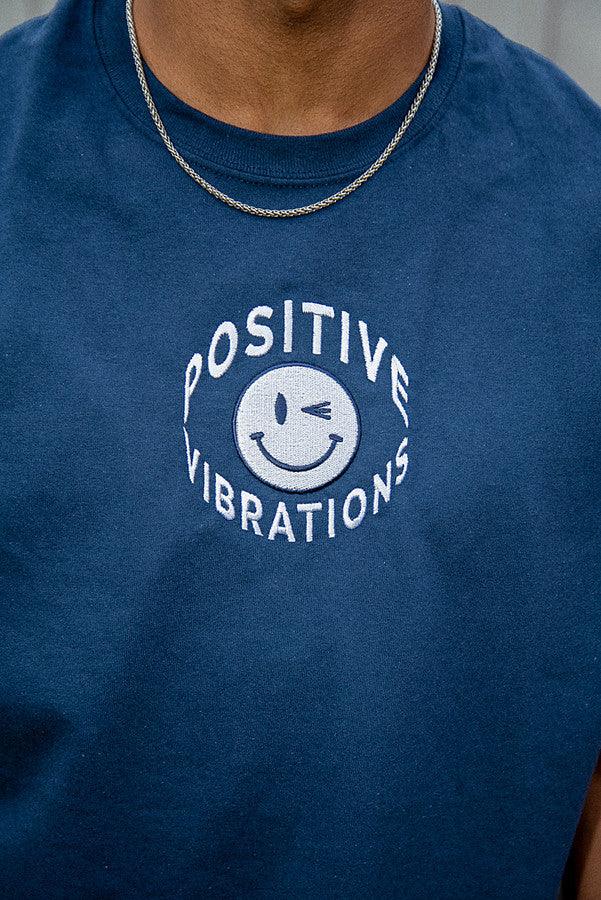 T-Shirt in Navy 90s Rave Smiley Positive Vibrations Embroidery-3